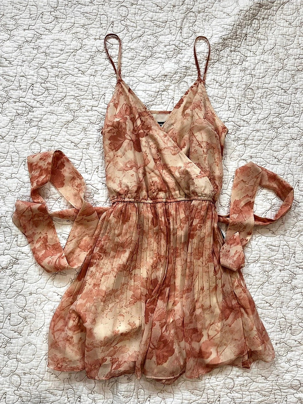Express Floral Mini Dress in Pink & White Size Small NWT